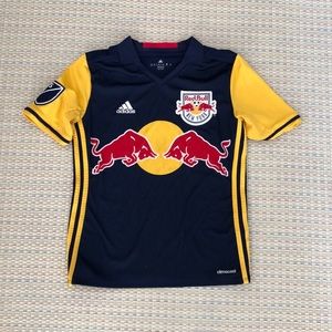 Red Bull’s soccer jersey size youth M